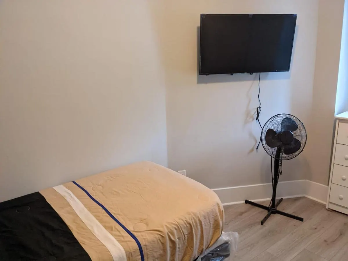 Toronto Furnished Living Rooms