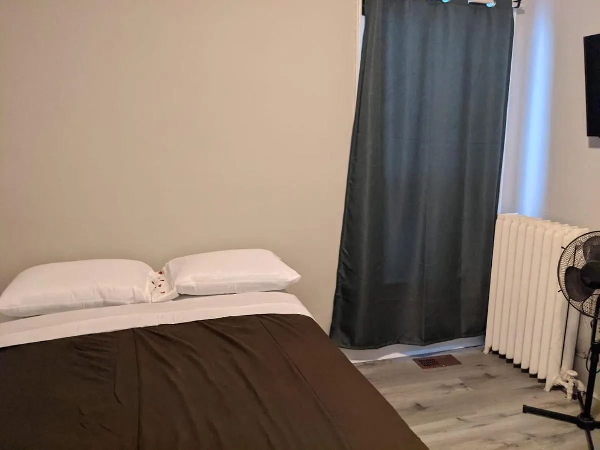 Pensión Toronto Furnished Living Rooms