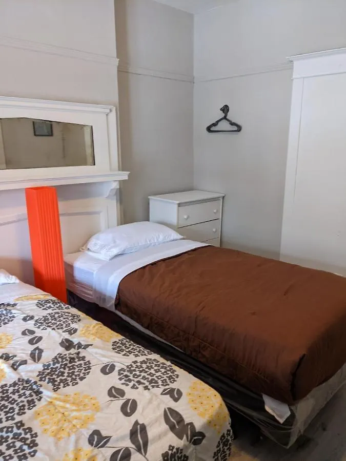 Toronto Furnished Living Rooms 0*,  Canadá