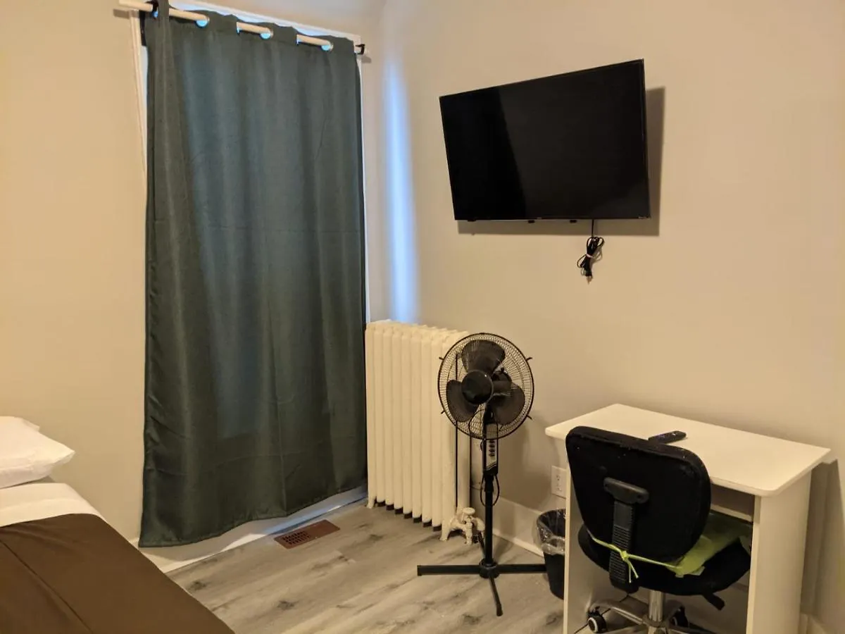 Toronto Furnished Living Rooms 0*,  Canadá