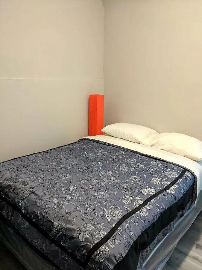 Toronto Furnished Living Rooms 0*,