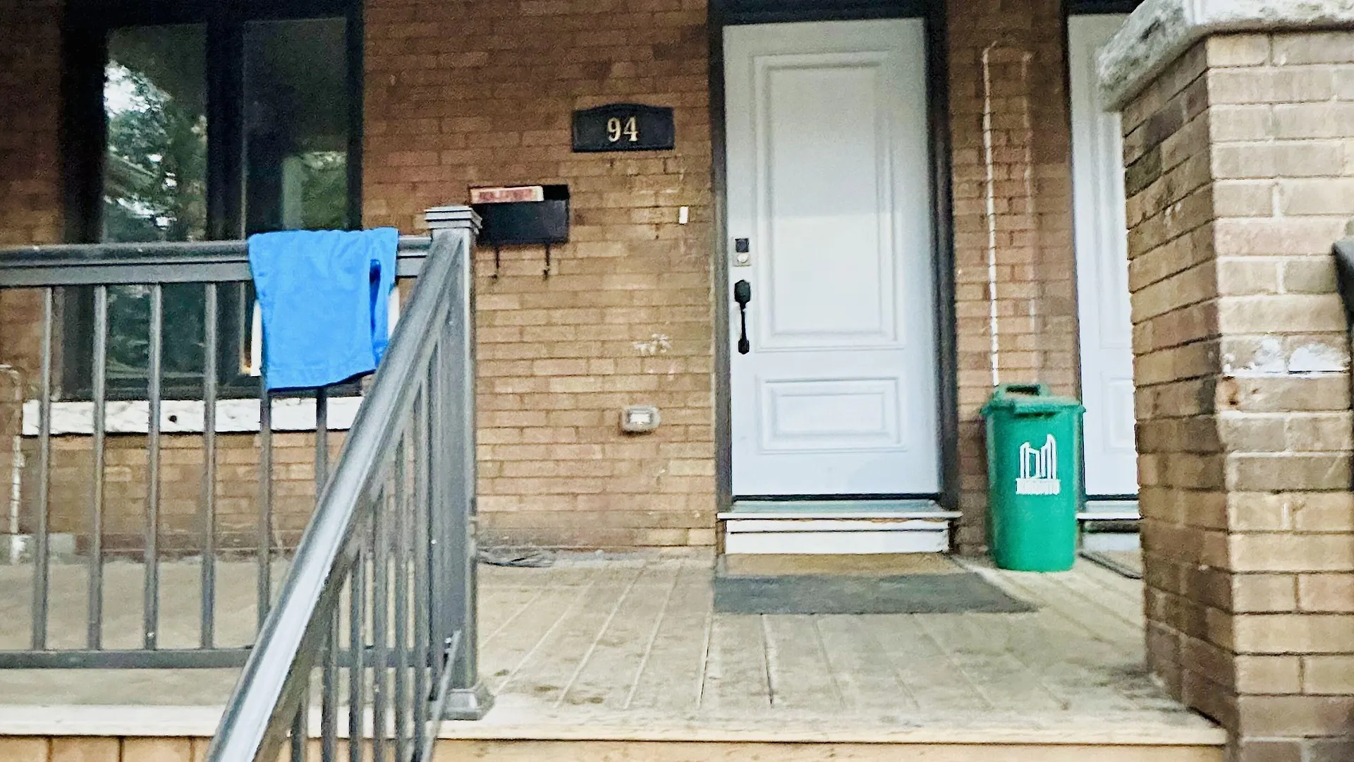 Gasthuis Toronto Furnished Living Rooms